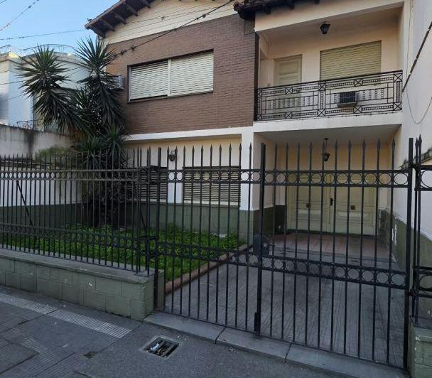 Casa · 390m² · 4 Dormitorios