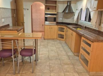 Casa de 5 ambientes, Neuquén · Casa en Alquiler - Alberti 1300, Neuquén Capital