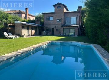 Casa · 220m² · 5 Ambientes · 2 Cocheras · Casa en Alquiler de Verano en Santa Bárbara