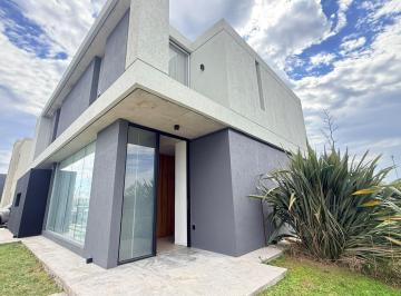 Casa · 280m² · 5 Ambientes · 4 Cocheras · Casa en Ceibos