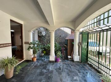 Casa · 176m² · 5 Ambientes · 1 Cochera · Casa 5 Ambientes - Liniers