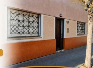 Casa de 6 ambientes, Córdoba · Alquiler Casa 2 a 3 Dorm. en Bº Talleres (Este) Cerca Plaza Principal!