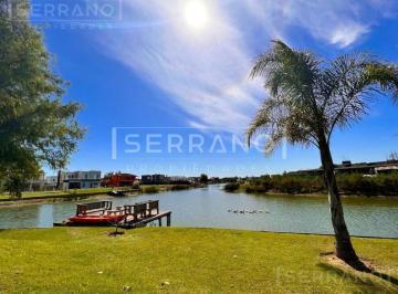 Casa · 170m² · 4 Ambientes · 3 Cocheras · Venta Casa 4 Ambientes con Pileta a La Laguna en El Canton Norte Escobar.