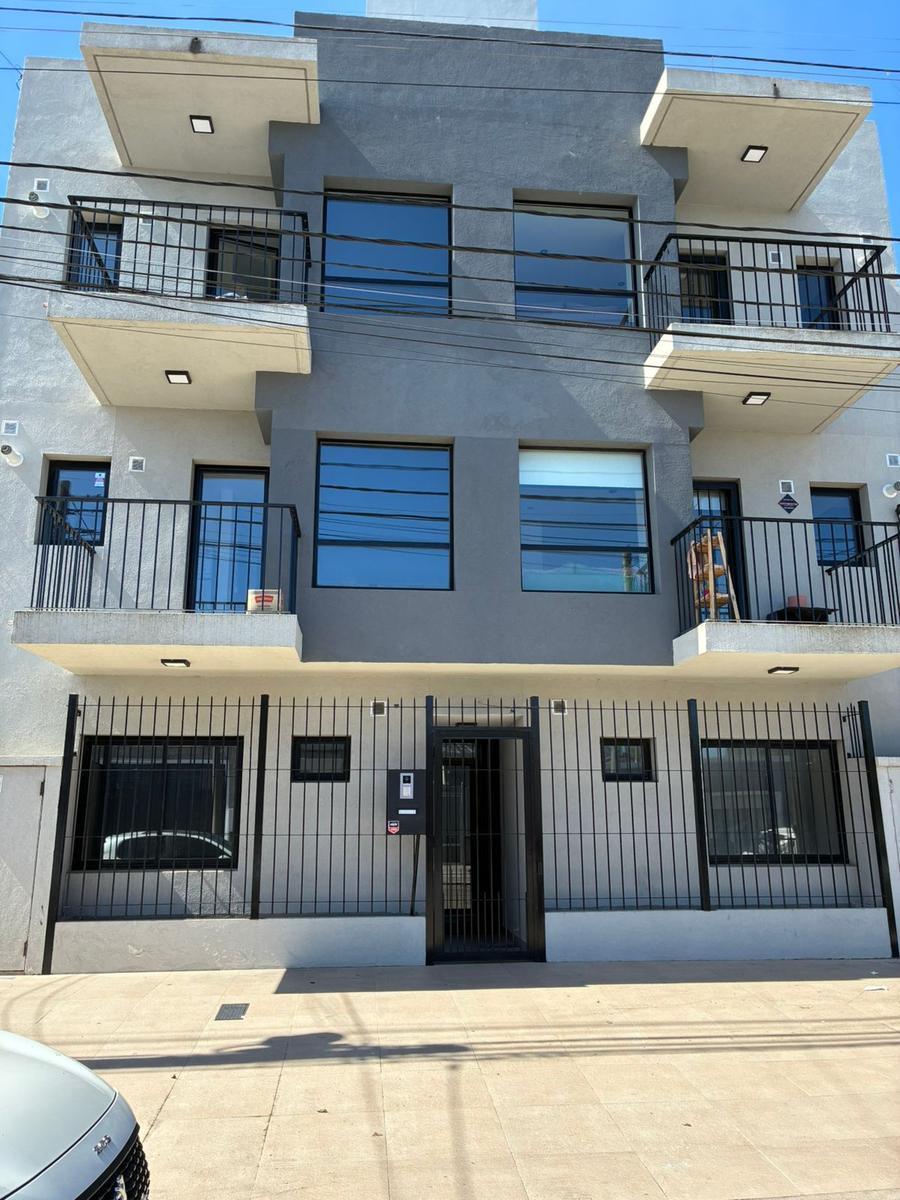 Ph 2 Ambientes en Planta Alta con Balcón y Terraza