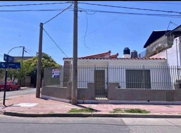 Casa · 110m² · 5 Ambientes · 1 Cochera · Casa en Venta Yofre 3 Dorm.