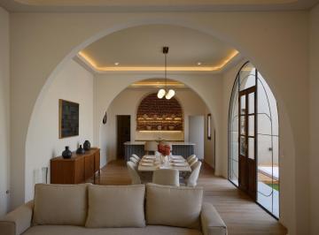Casa · 203m² · 5 Ambientes · 1 Cochera · Casa 4 Dorm..
