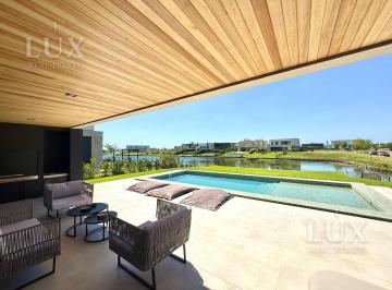 Casa · 316m² · 6 Ambientes · 3 Cocheras · Casa en Venta a La Laguna en Costas Puertos del Lago