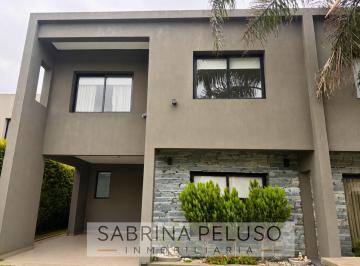 Casa · 156m² · 5 Ambientes · 2 Cocheras · Casa en Maria Eugenia Residences & Village