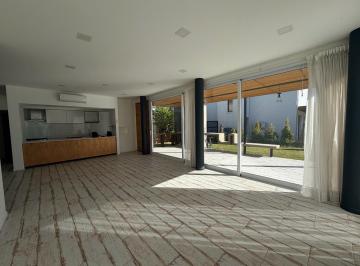 Casa · 405m² · 5 Dormitorios · 3 Cocheras · Alquiler Casa 5 Dorm. Vila Marina II