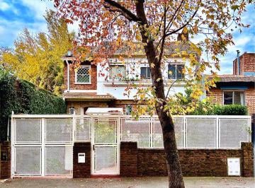 Casa · 300m² · 8 Ambientes · 3 Cocheras · Casa en Venta, con 3 Dorm. y Fantástico Jardín - Vicente López