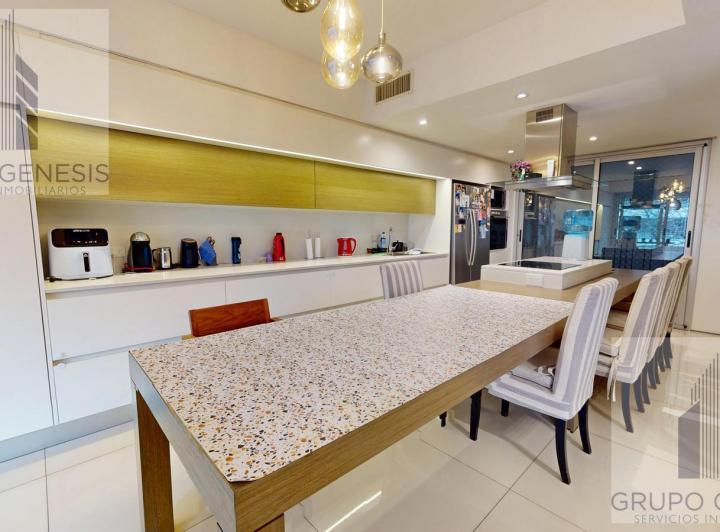 Departamento · 121m² · 4 Ambientes · 2 Cocheras