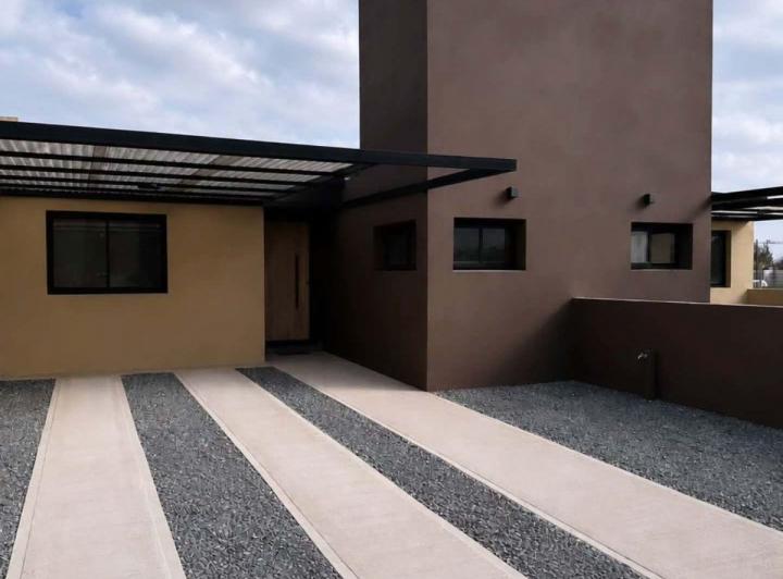 Casa · 100m² · 5 Ambientes · 1 Cochera