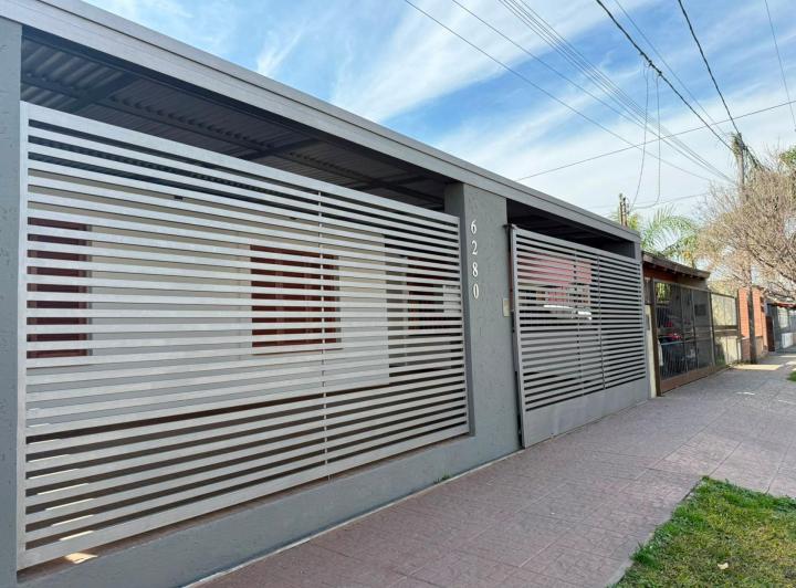 Casa · 167m² · 5 Ambientes · 2 Cocheras