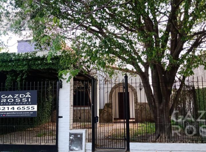 Casa en venta en Adrogue · 4 ambientes