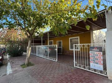 Casa · 329m² · 6 Ambientes · 1 Cochera · Casa en Pocito