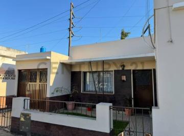 Casa · 85m² · 3 Ambientes · 1 Cochera · Casa en Venta 3 Ambientes en Ituzaingo Norte - Acepta Permuta