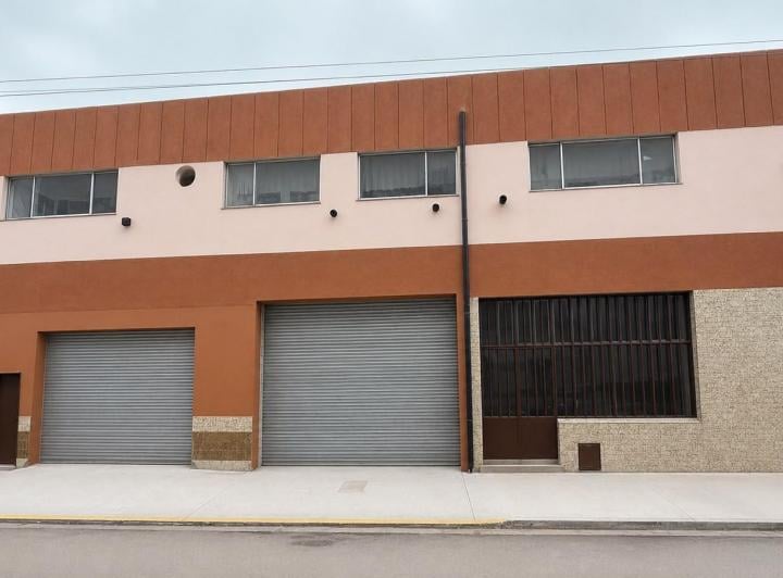 Local comercial · 1200m²