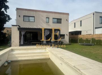 Casa · 198m² · 4 Ambientes · 3 Cocheras · Venta Casa Alvear de Benavidez