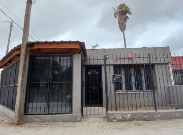 Casa de 1 ambiente, Córdoba · Local Comercial + Casa de 2 Dorm. en Venta – Ameguino Sur