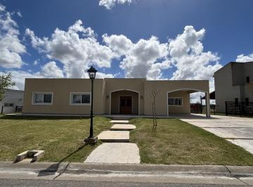 Casa · 219m² · 4 Ambientes · Casa en Venta en San Sebastián, Área 12 - 4 Ambientes