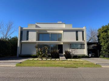 Casa de 5 ambientes, Pilar · Importante y Muy Linda Casa en Mayling Club de Campo. 1100 m² Sobre El Golf y 308 m² Cubiertos