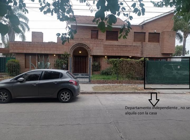 Casa · 250m² · 4 Ambientes · 2 Cocheras