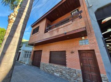 Casa · 282m² · 7 Ambientes · 3 Cocheras · Casa 5 Dormit - Garag 2 Autos - Patio - Pileta! - Quincho!