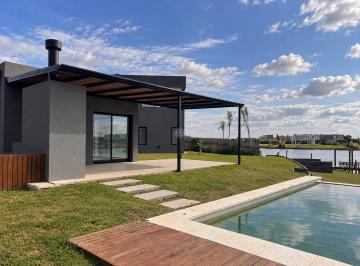 Casa · 264m² · 4 Ambientes · 1 Cochera · Casa en Alquiler en San Sebastian, Escobar, G. B. a. Zona Norte