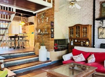 Casa · 73m² · 4 Ambientes · 1 Cochera · Venta Casa 4 Ambientes Pileta Parrilla Maschwitz Club Country Permuta Apto Credito