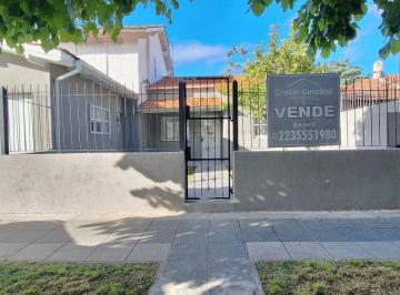Casa · 120m² · 3 Ambientes · 1 Cochera · Casa de Tres Ambientes con Patio y Quimcho. Mas Dependecia con Baño Independiente.