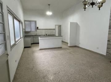 PH de 4 ambientes, Avellaneda · Alquiler PH de 4amn. con Patio, Piñeyro, Avellaneda.