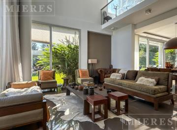 Casa · 445m² · 10 Ambientes · 2 Cocheras · Casa en Venta en La Montura