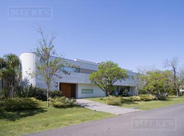 Casa · 560m² · 10 Ambientes · 3 Cocheras · Importante Casa en Venta en Mayling Club de Campo