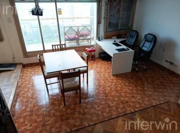 Departamento · 117m² · 3 Ambientes · Departamento en Venta - 3 Ambientes - Palier Privado - a Reciclar - Constitución