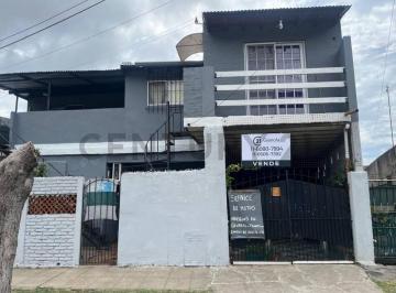 Casa · 150m² · 5 Ambientes · 1 Cochera · Casa en Venta en Talar Apta Varias Familias