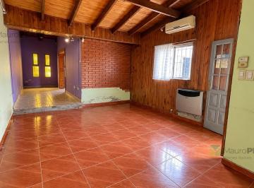 Casa · 80m² · 4 Ambientes · 1 Cochera · Casa en Venta en Los Hornos