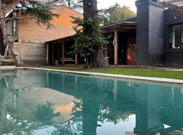Casa · 120m² · 4 Ambientes · 2 Cocheras · Aristobulo del Valle Enero/quincenas