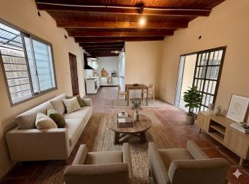 PH · 62m² · 3 Ambientes · Departamento PH Refaccionado en Venta en San Carlos, La Plata, G. B. a. Zona Sur