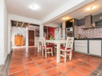 Casa · 90m² · 4 Ambientes · 1 Cochera · Casa en Venta en Banfield, Lomas de Zamora, G. B. a. Zona Sur