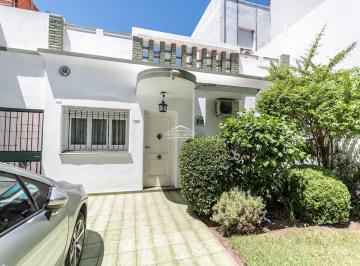 Casa · 148m² · 5 Ambientes · 1 Cochera · Casa en Venta 4 Ambientes con Jardín en Floresta