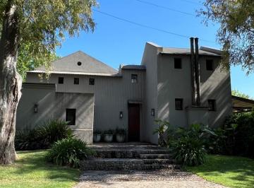 Casa · 250m² · 5 Ambientes · 1 Cochera · Casa Quinta en Alq. Temporario en San Carlos Country Club, Pablo Nogues, Malvinas Argentinas