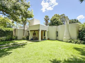 Casa · 210m² · 7 Ambientes · 2 Cocheras · Excelente Casa en Venta en Highland Park