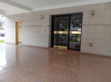 Departamento · 60m² · 4 Ambientes · 1 Cochera · Alquiler Dpto 3 Amb C/ Coch B°parque V. Martelli