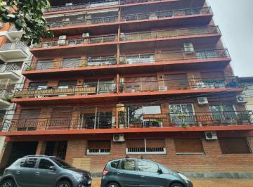 Departamento de 5 ambientes, Vicente López · Olivos Bajo: Excelente 4 Ambientes con Dependencias. Cochera Opcional