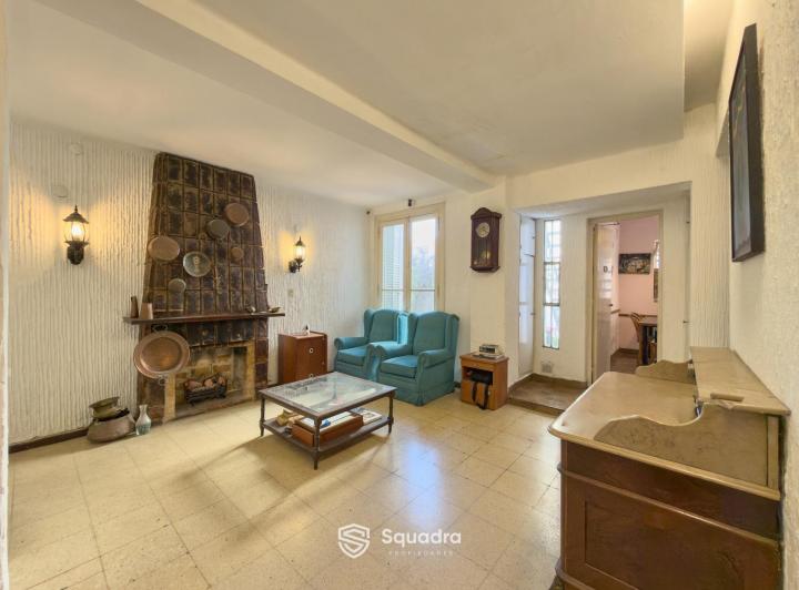 Casa · 230m² · 8 Ambientes · 2 Cocheras