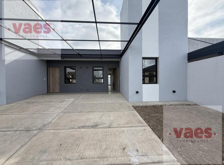 Casa · 76m² · 3 Ambientes · 2 Cocheras