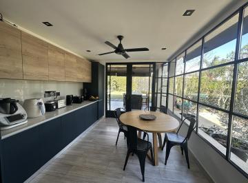 Casa · 284m² · 6 Ambientes · 3 Cocheras · Casa en Venta, 3 Dorm. en Suite, La Comarca