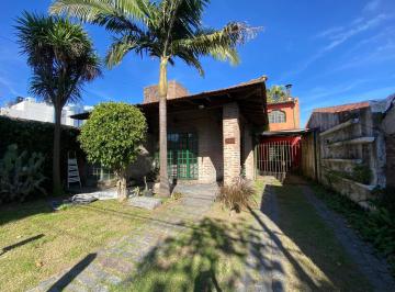 Casa · 180m² · 4 Ambientes · 2 Cocheras · Casa en Venta Los Hornos