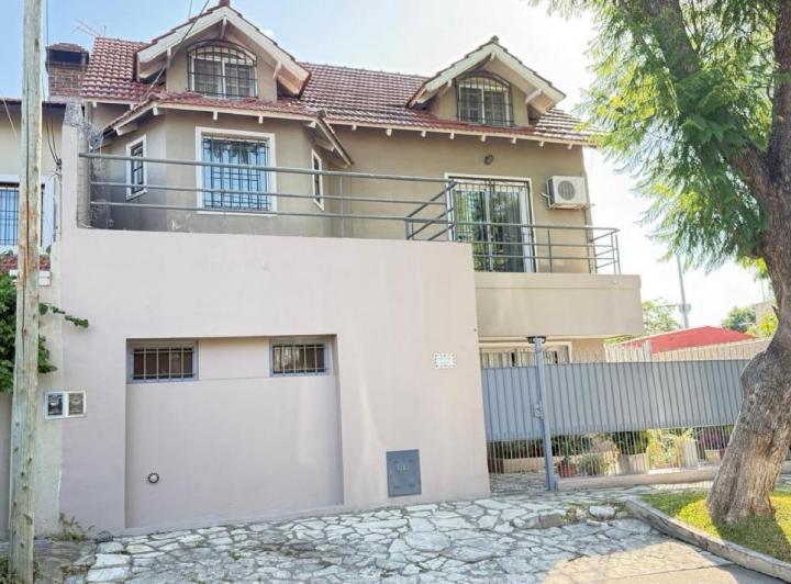 Casa · 260m² · 5 Ambientes