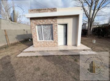 Casa · 80m² · 3 Ambientes · 2 Cocheras · Alquilo Casa 2 Dorm. con Amplio Patio en Cipolletti